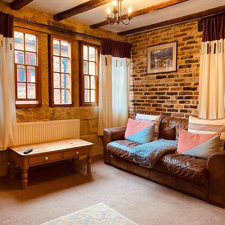 sanders yard Whitby Bagian luar foto