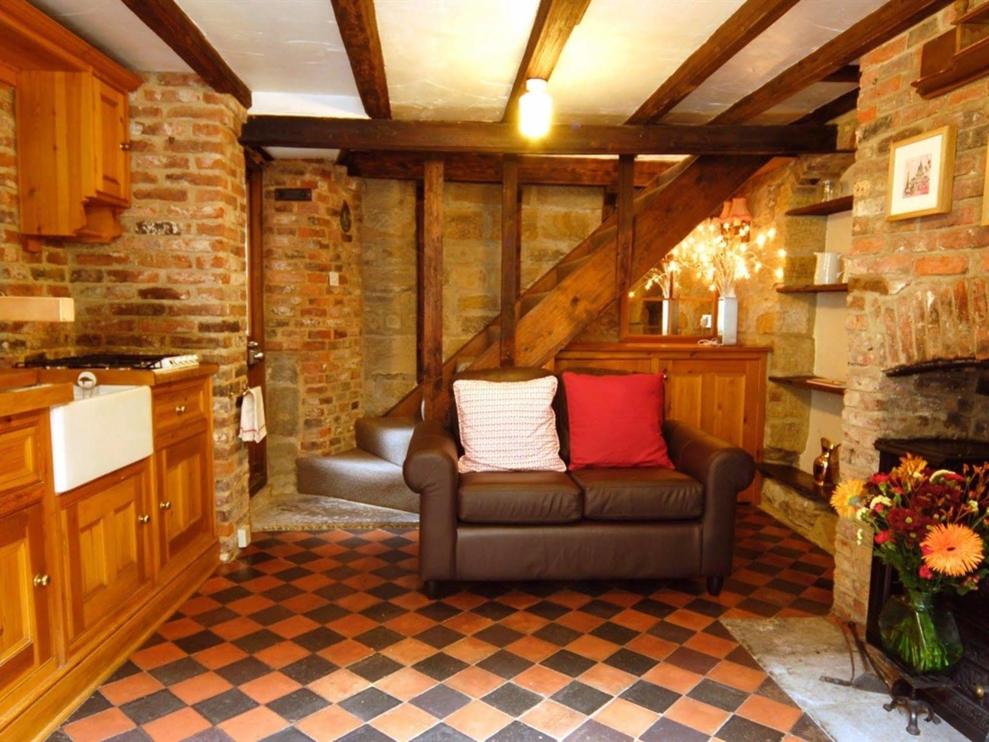 sanders yard Whitby Bagian luar foto