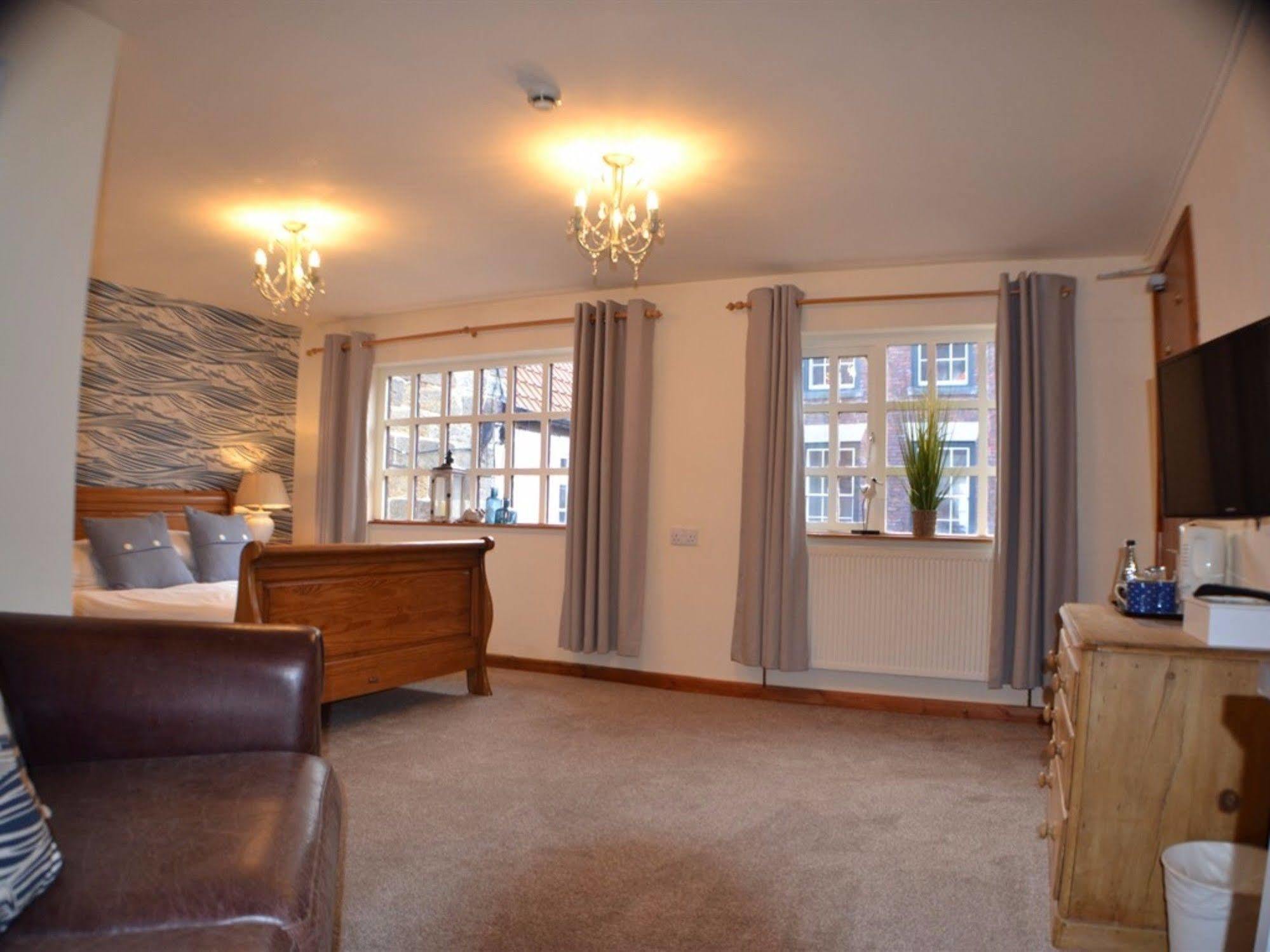 sanders yard Whitby Bagian luar foto