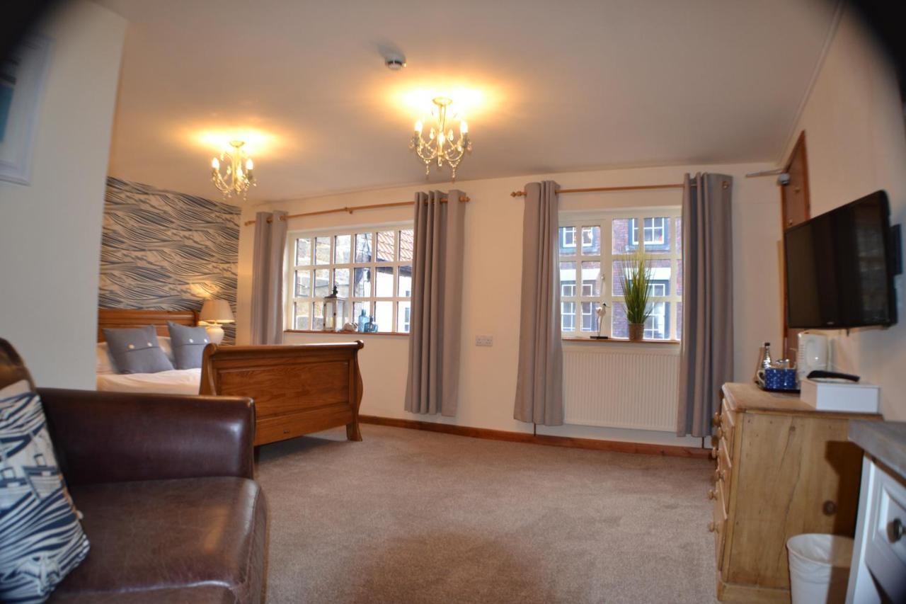 sanders yard Whitby Bagian luar foto